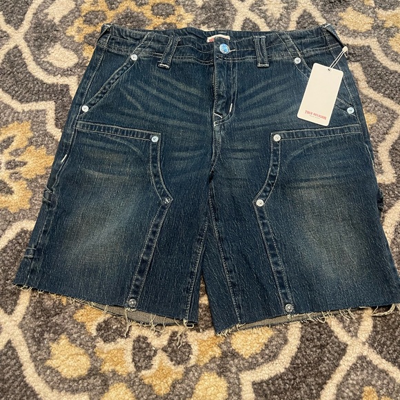 True Religion  Ricky Utility shorts NWT - Picture 1 of 3